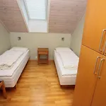 Five-bedroom In 3 *