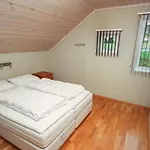 Five-bedroom In 3 *