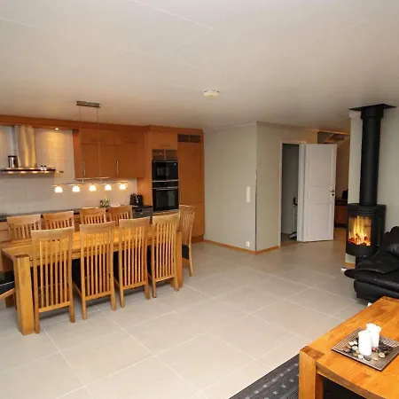 Five-bedroom In 3 Tatil Evi Jelsa