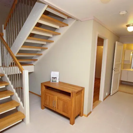 Five-bedroom In 3 Holiday home Jelsa