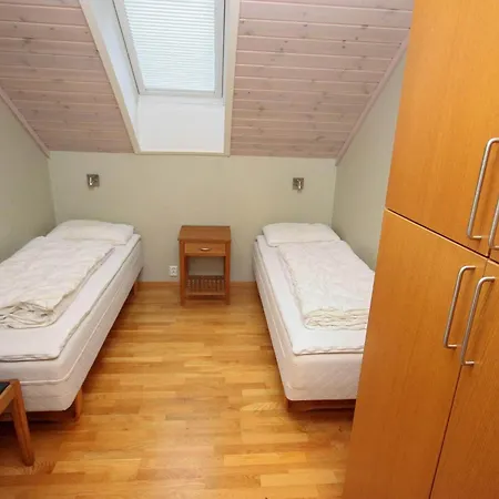 Five-bedroom In 3 Holiday home