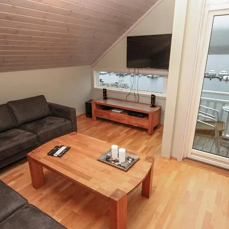 Five-bedroom In 3 Jelsa