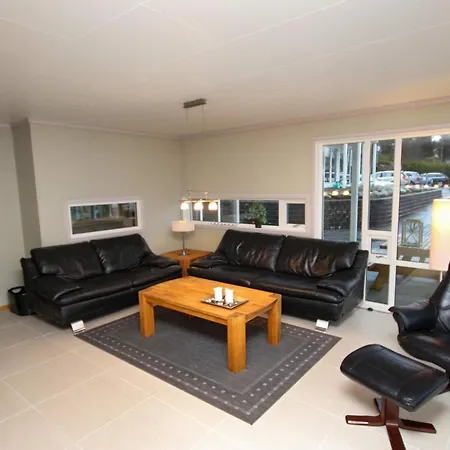 Five-bedroom In 3 *