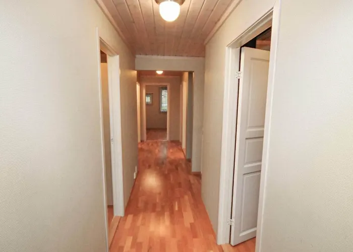 Ferienhaus Five-bedroom In 3 Jelsa