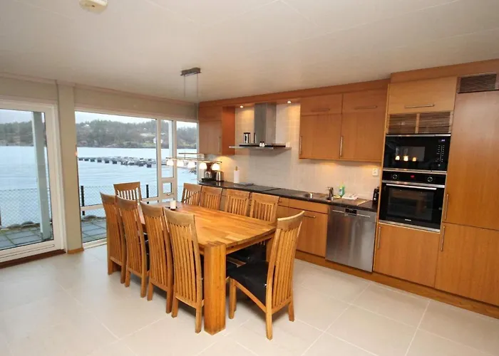 Ferienhaus Five-bedroom In 3 Jelsa