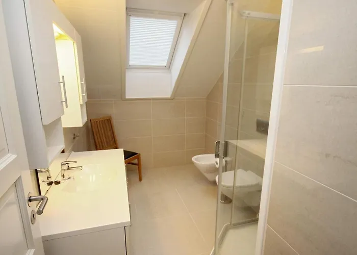 Five-bedroom In 3 Ferienhaus *