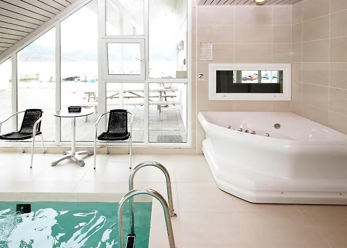 Five-bedroom In 3 Ferienhaus