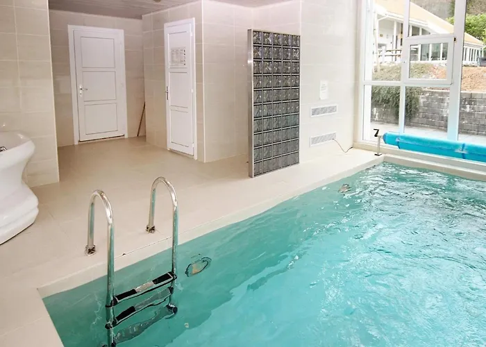 Five-bedroom In 3 Ferienhaus *