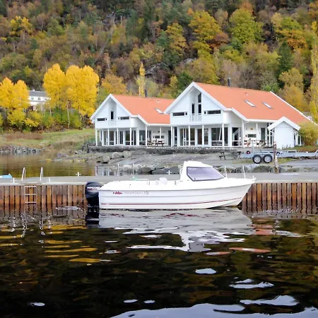 Five-bedroom In 3 Holiday home
